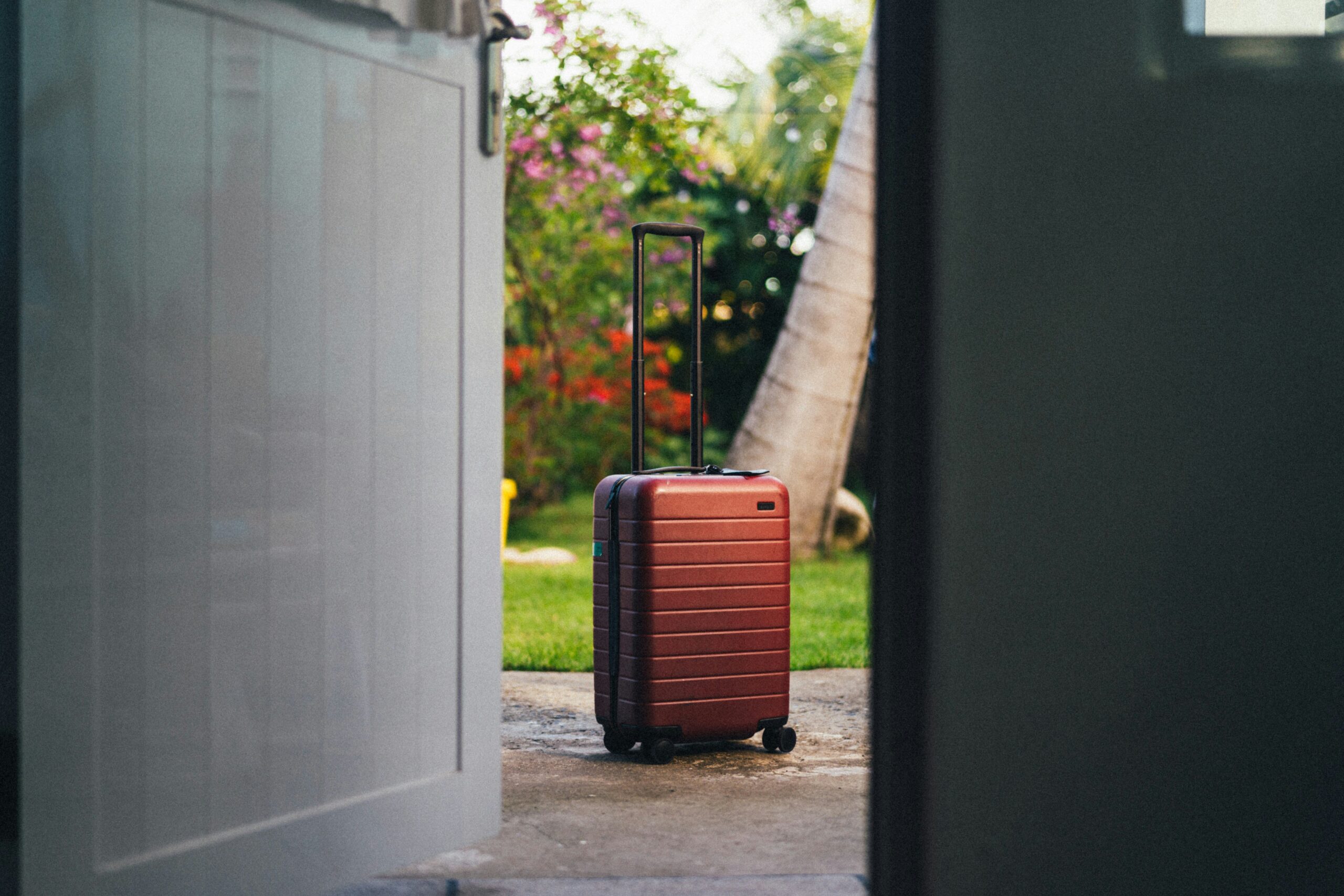 Multi-Use Tough Cases: The Ultimate Guide to Hardshell Suitcases for Every Traveler