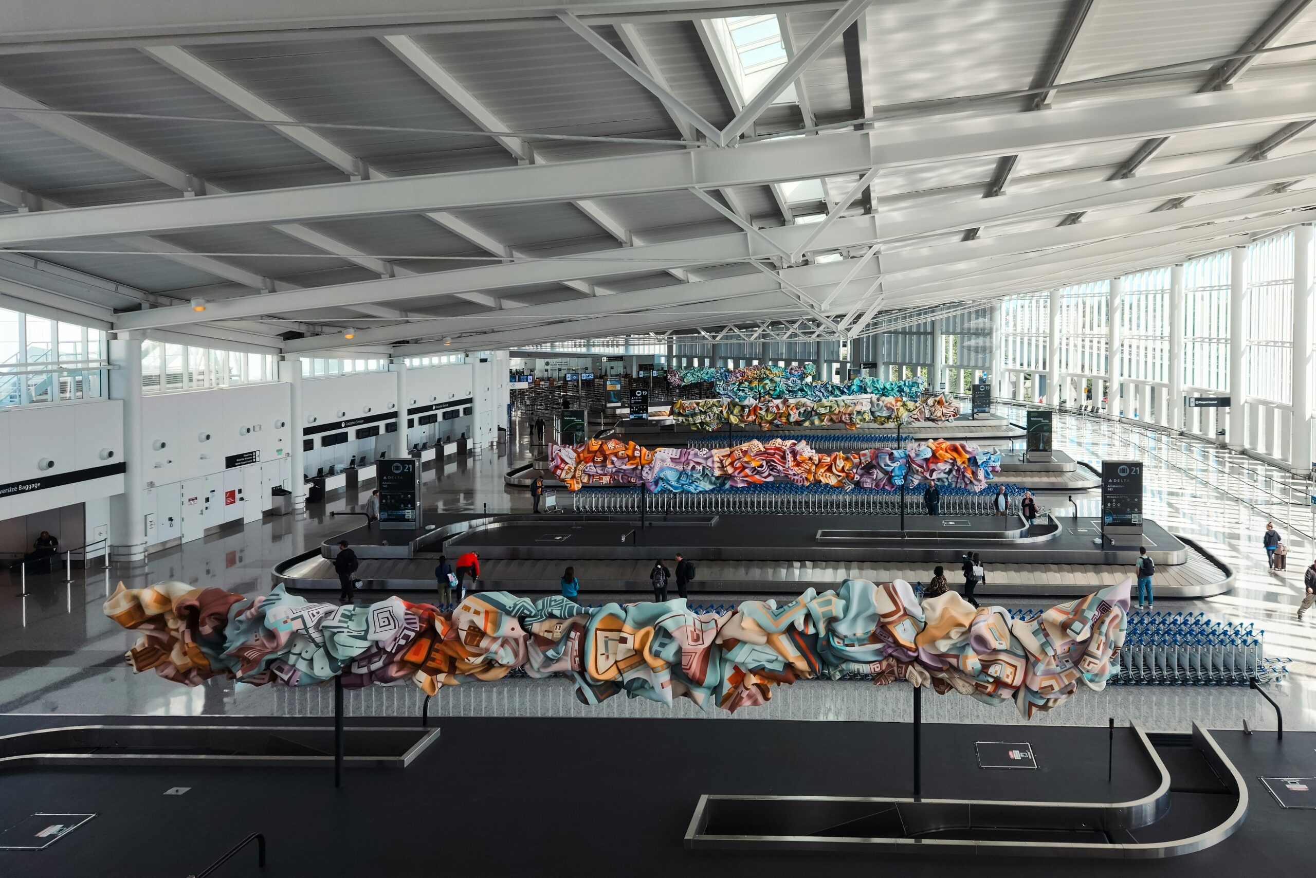 Travel Gear for Frequent Flyers: Why Hardshell Suitcases Are a Game-Changer