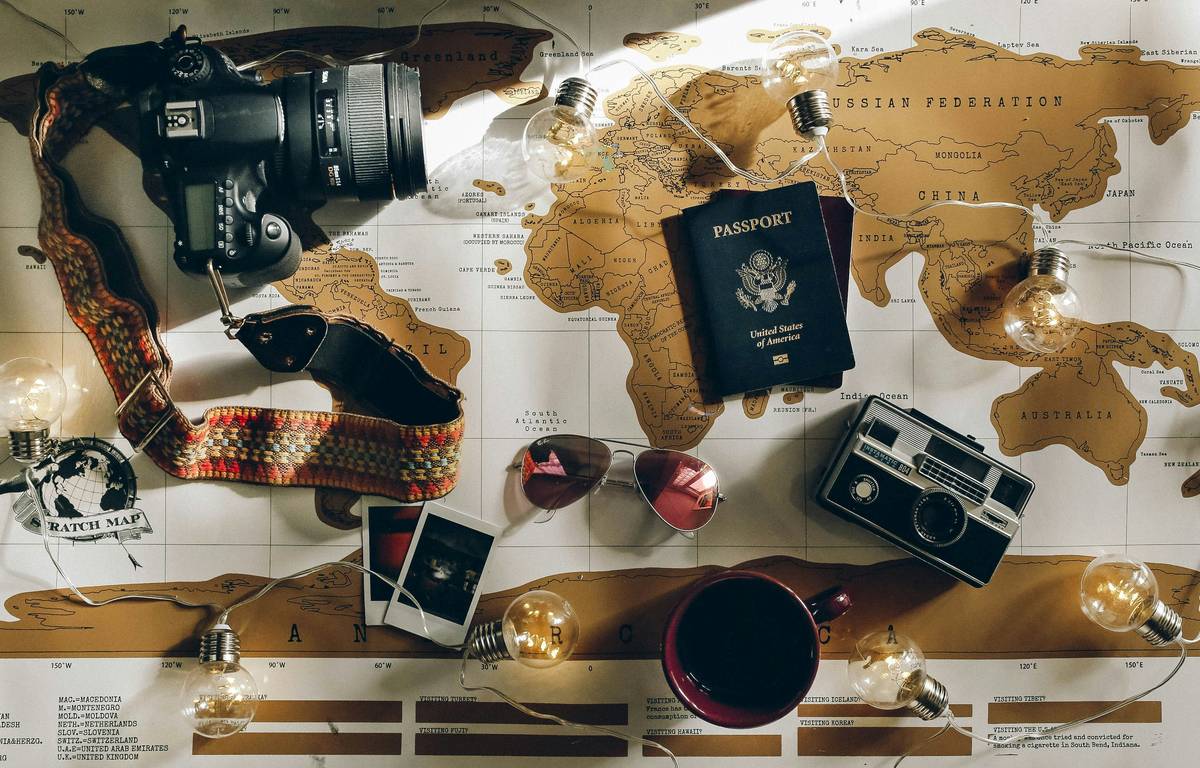 The Ultimate Jetsetter Shield Case: Why Hardshell Suitcases Rule the Travel Game